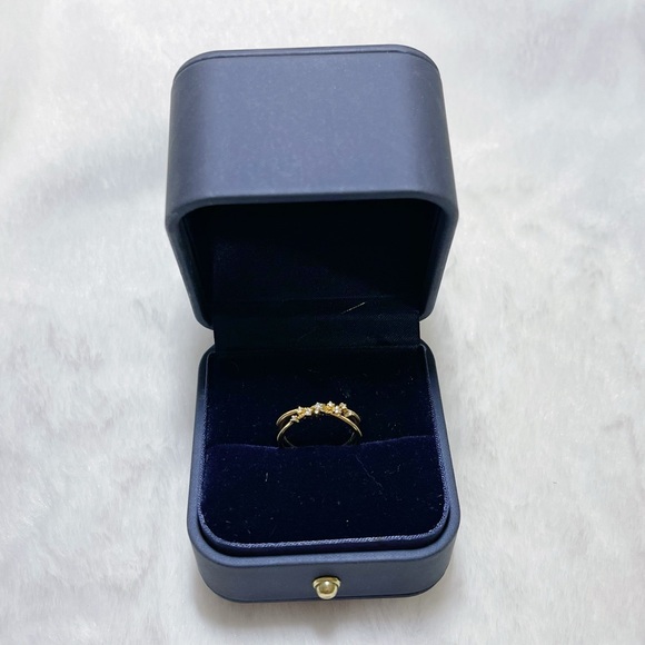 ✨Host Pick✨18K Yellow Gold and Diamond Starry Night Crossover Ring - Picture 6 of 15